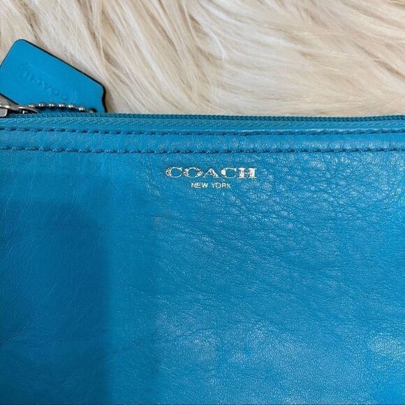 ‎Coach Turquoise Blue Wristlet - Picture 3 of 6